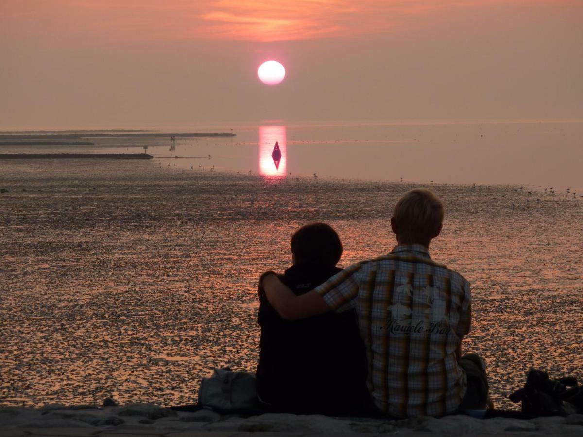 meine-nordsee-fewo Esens Exterior foto